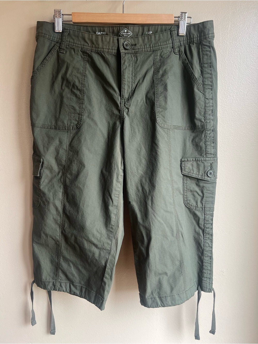 St. John’s Bay Olive Green Cargo Capri Pants 12P Cotton Stretch Utility